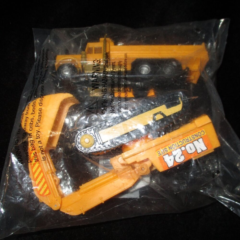 Vintage DecoPac Construction Set Cake Topper NEW